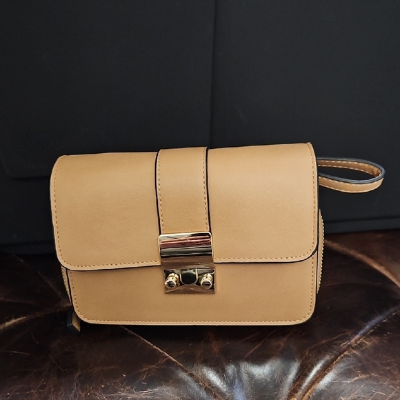 Sondra Roberts Handbags - Sondre Roberts Squared